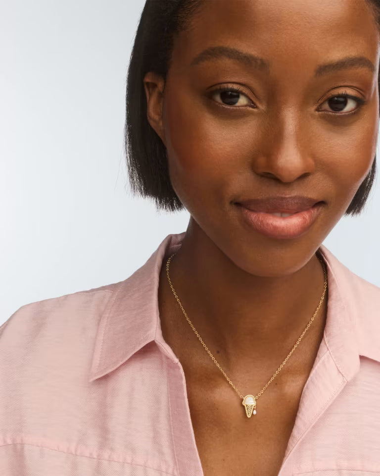 Kendra Scott- Ice Cream Gold Short Pendant Necklace